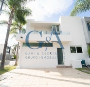 CASA EN VENTA EN PALMA REAL