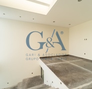 CASA EN VENTA EN VALLE REAL SOBRE AVENIDA