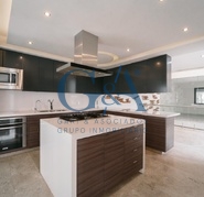 Casa en Venta en Valle Real  San Arturo Norte