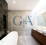 CASA EN VENTA EN VALLE REAL SOBRE AVENIDA