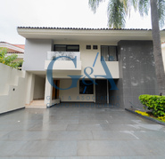 CASA EN VENTA AMUEBLADA EN VALLE REAL