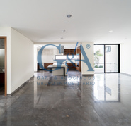 CASA EN VENTA EN VALLE REAL SOBRE AVENIDA