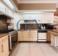 CASA EN VALLE REAL FRENTE APARQUE