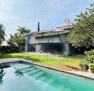 RESIDENCIA EN RENTA EN COLINAS DE SAN JAVIER.