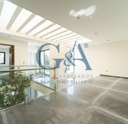 CASA EN VENTA EN VALLE REAL SOBRE AVENIDA