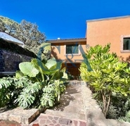 INCREIBLE CASA EN PINAR DE LA VENTA