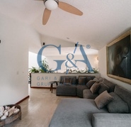 RESIDENCIA EN VENTA, EN ESQUINA VALLE REAL