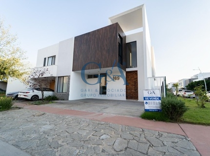 CASA EN VENTA  COTO 2 SOARE