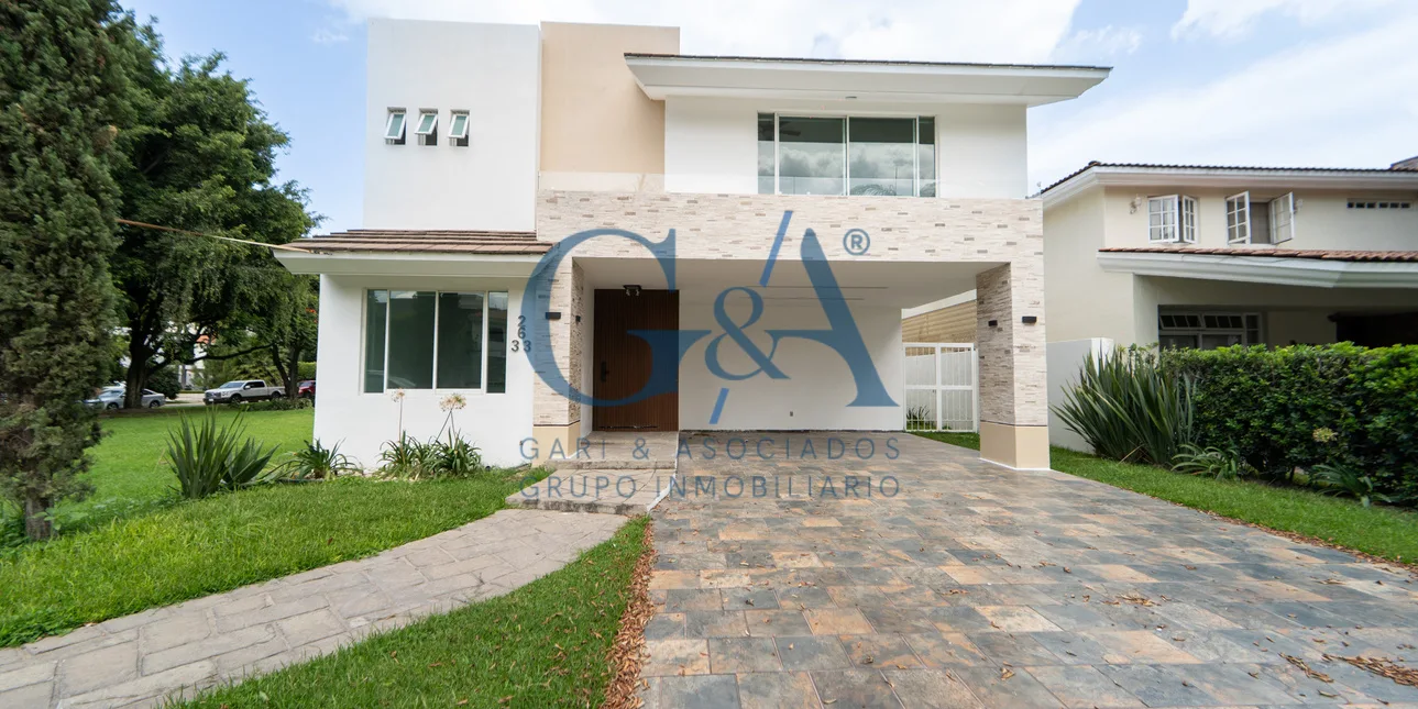 RENTA DE CASA EN VALLE REAL