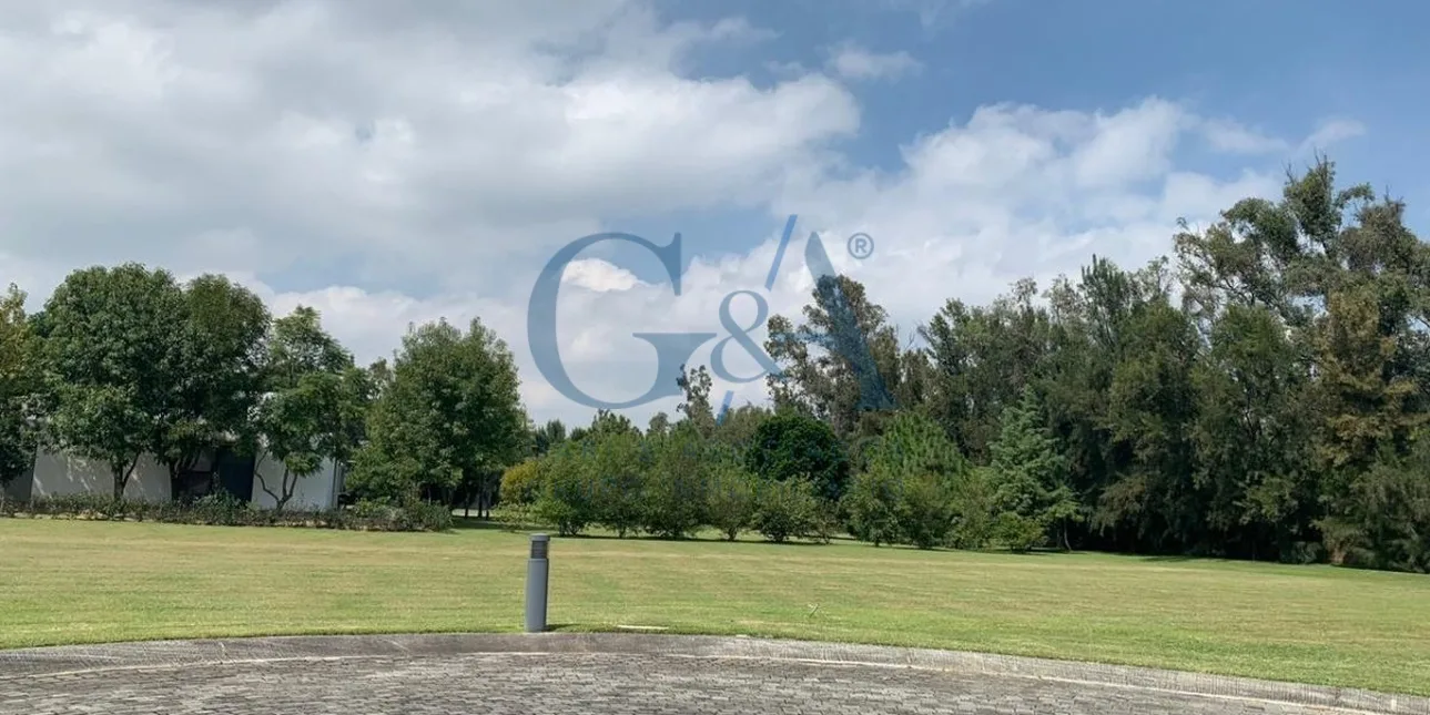 EXCELENTE TERRENO EN LOS SAUCES