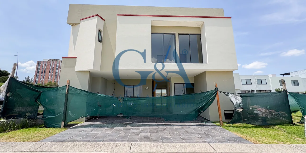 CASA EN VENTA CERCA DEL PARQUE METROPOLITANO
