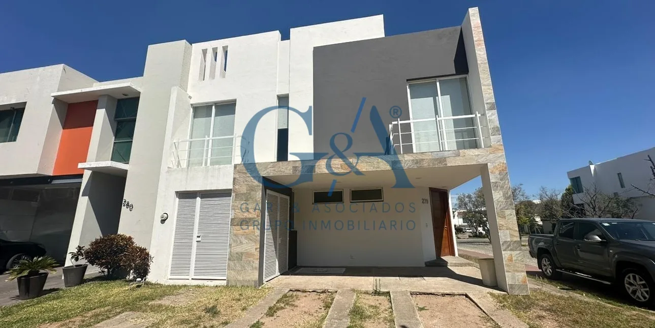 CASA EN COTO 9 SOLARES ESTILO MODERNA