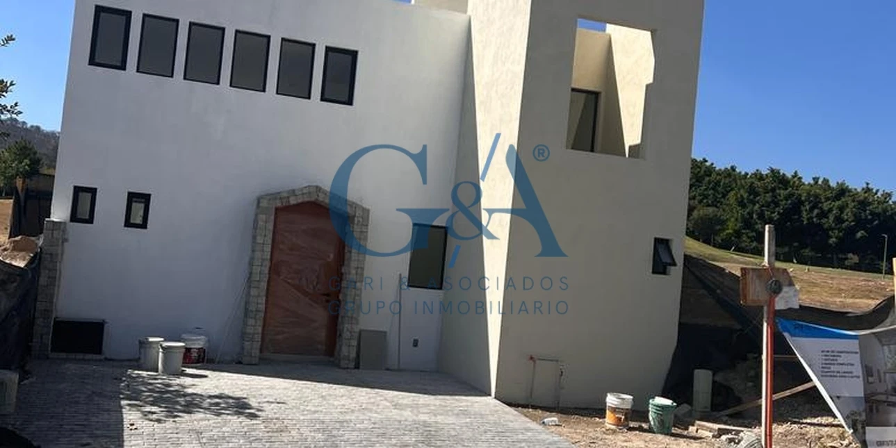 CASA EN BOSQUE REAL SANTA