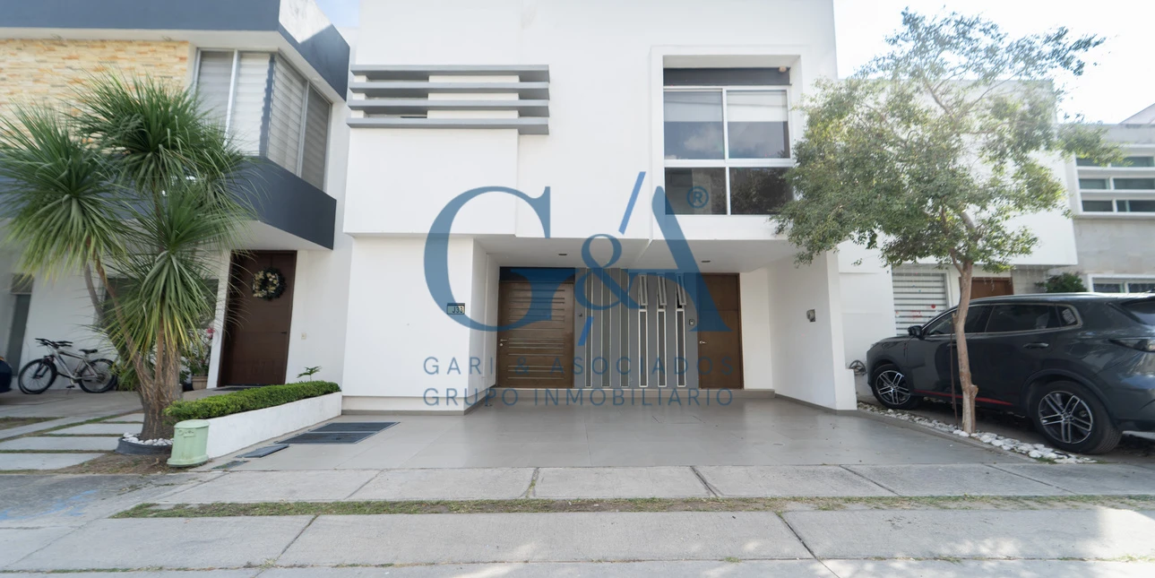 CASA EN RENTA SANTILLANA COTO 1