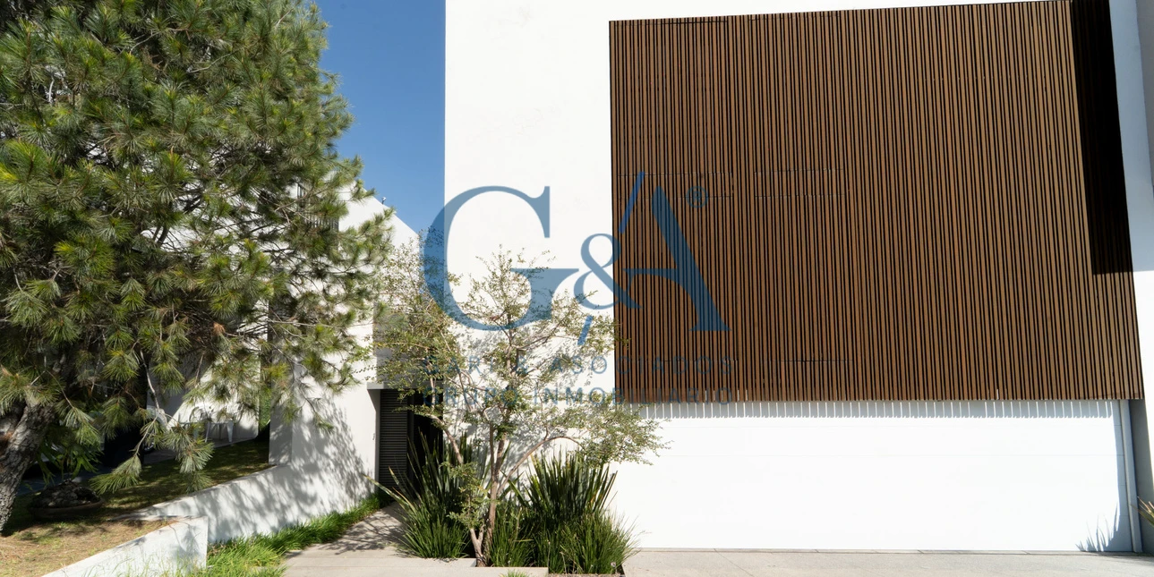 CASA EN VENTA PUERTA LAS LOMAS